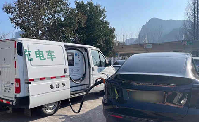 保亭汽车搭电